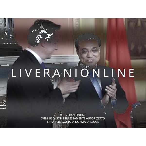 (140617) -- LONDON, June 17, 2014 () -- Chinese Premier Li Keqiang (R) and British Prime Minister David Cameron attend a signing ceremony of a number of bilateral cooperation documents after their annual meeting in London, Britain, June 17, 2014. (/Zhang Duo) (wjq) AG ALDO LIVERANI SAS ONLY ITALY