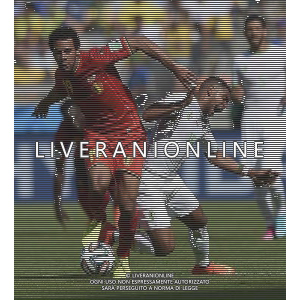 (140617) -- BELO HORIZONTE, June 17, 2014 () -- Belgium\'s Mousa Dembele£®L£© vies with Algeria\'s Hilal Soudani during a Group H match between Belgium and Algeria of 2014 FIFA World Cup at the Estadio Mineirao Stadium in Belo Horizonte, Brazil, June 17, 2014.(/Qi Heng)(rh) AG ALDO LIVERANI SAS ONLY ITALY