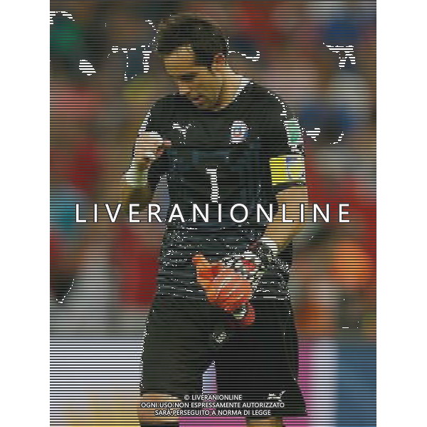 (140618) -- RIO DE JANEIRO, June 18, 2014 () -- Chile\'s goalkeeper Claudio Bravo celebrates for the victory after a Group B match between Spain and Chile of 2014 FIFA World Cup at the Estadio do Maracana Stadium in Rio de Janeiro, Brazil, June 18, 2014. Chile won 2-0 over Spain on Wednesday.(/Wang Lili)(pcy) ©PHOTOSHOT/Agenzia Aldo Liverani sas - ITALY ONLY - EDITORIAL USE ONLY - Spagna Vs Cile partita del Gruppo B Coppa del Mondo 2014 FIFA a Estadio do Stadio Maracana\' di Rio de Janeiro, in Brasile, 18 Giugno 2014 il Cile ha vinto per 2-0 contro la Spagna