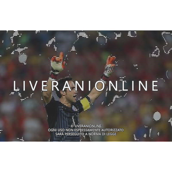 (140618) -- RIO DE JANEIRO, June 18, 2014 () -- Chile\'s goalkeeper Claudio Bravo celebrates for the victory after a Group B match between Spain and Chile of 2014 FIFA World Cup at the Estadio do Maracana Stadium in Rio de Janeiro, Brazil, June 18, 2014. Chile won 2-0 over Spain on Wednesday.(/Xu Zijian)(pcy) ©PHOTOSHOT/Agenzia Aldo Liverani sas - ITALY ONLY - EDITORIAL USE ONLY - Spagna Vs Cile partita del Gruppo B Coppa del Mondo 2014 FIFA a Estadio do Stadio Maracana\' di Rio de Janeiro, in Brasile, 18 Giugno 2014 il Cile ha vinto per 2-0 contro la Spagna