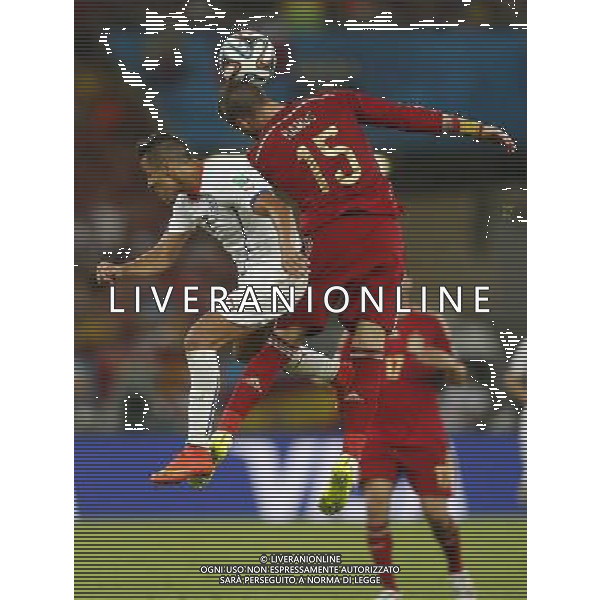 (140618) -- RIO DE JANEIRO, June 18, 2014 () -- Spain\'s Sergio Ramos (R) competes for a header with Chile\'s Alexis Sanchez during a Group B match between Spain and Chile of 2014 FIFA World Cup at the Estadio do Maracana Stadium in Rio de Janeiro, Brazil, June 18, 2014. Chile won 2-0 over Spain on Wednesday.(/Wang Lili)(pcy) ©PHOTOSHOT/Agenzia Aldo Liverani sas - ITALY ONLY - EDITORIAL USE ONLY - Spagna Vs Cile partita del Gruppo B Coppa del Mondo 2014 FIFA a Estadio do Stadio Maracana\' di Rio de Janeiro, in Brasile, 18 Giugno 2014 il Cile ha vinto per 2-0 contro la Spagna