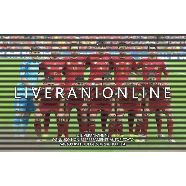 (140618) -- RIO DE JANEIRO, June 18, 2014 () -- Spain\'s players pose for a group photo during a Group B match between Spain and Chile of 2014 FIFA World Cup at the Estadio do Maracana Stadium in Rio de Janeiro, Brazil, June 18, 2014.(/Wang Yuguo)(rh) ©PHOTOSHOT/Agenzia Aldo Liverani sas - ITALY ONLY - EDITORIAL USE ONLY - Spagna Vs Cile partita del Gruppo B Coppa del Mondo 2014 FIFA a Estadio do Stadio Maracana\' di Rio de Janeiro, in Brasile, 18 Giugno 2014 il Cile ha vinto per 2-0 contro la Spagna - FORMAZIONE SPAGNA