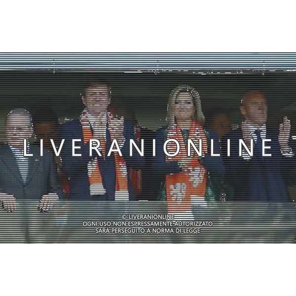 (140618) -- PORTO ALEGRE, June 18, 2014 () -- Netherlands\' King Willem-Alexander (L) and Queen Maxima applaud their team during a Group B match between Australia and Netherlands of 2014 FIFA World Cup at the Estadio Beira-Rio Stadium in Porto Alegre, Brazil, June 18, 2014.(/Chen Jianli)(rh) ©PHOTOSHOT/Agenzia Aldo Liverani sas - ITALY ONLY - EDITORIAL USE ONLY - Australia v Olanda partita del Gruppo B Coppa del Mondo FIFA 2014 Estadio Beira -Rio Stadium di Porto Alegre, in Brasile, 18 Giugno 2014. Olanda ha vinto per 3-2 contro l\'Australia