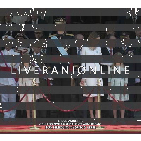 (140619) -- MADRID, June 19, 2014 () -- Spain\'s King Felipe VI (C), Spain\'s Queen Letizia (2nd R, front) and Spanish Crown Princess of Asturias Leonor (1st L, front) and Spanish Princess Sofia (1st R,front) attend a military review in Madrid, Spain, June 19, 2014. Felipe VI was crowned on Thursday at the lower house of parliament. (/Xie Haining) AG ALDO LIVERANI SAS ONLY ITALY