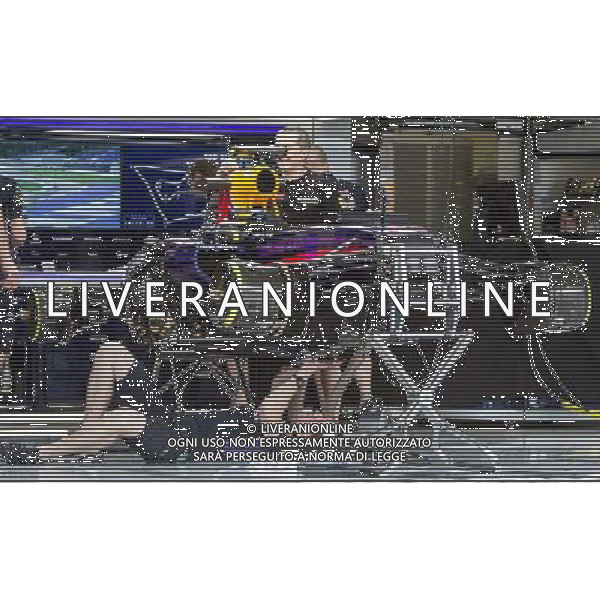 Infiniti Red Bull Racing Mechaniker // during the Preparation of the Austrian Formula One Grand Prix at the Red Bull Ring in Spielberg, Austria, 2014/06/19, EXPA Pictures © 2014, PhotoCredit: EXPA/ JFK AG ALDO LIVERANI SAS ONLY ITALY