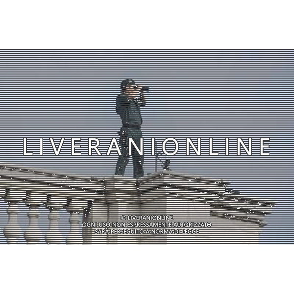 19.06.2014, Plaza de Oriente, Madrid, ESP, Inthronisierung, Kˆnig Felipe VI, warten auf Kˆnig Philipp VI und Kˆnigin Letizia, im Bild Ambient at the exterior of the Royal Palace, waiting for King Felipe VI // during the Enthronement ceremonies of King Felipe VI at the Plaza de Oriente in Madrid, Spain on 2014/06/19. EXPA Pictures © 2014, PhotoCredit: EXPA/ Alterphotos/ Carlos Dafonte *****ATTENTION - OUT of ESP, SUI***** ©photoshot/Agenzia Aldo Liverani sas - ITALY ONLY - EDITORIAL USE ONLY
