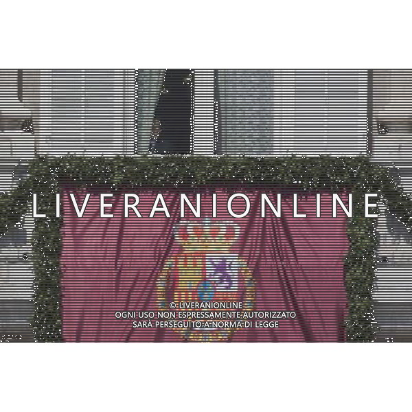 19.06.2014, Palacio Real, Madrid, ESP, Inthronisierung, Kˆnig Felipe VI, im Bild Ambient at the exterior of the Royal Palace, waiting for King Felipe VI // during the Enthronement ceremonies of King Felipe VI at the Palacio Real in Madrid, Spain on 2014/06/19. EXPA Pictures © 2014, PhotoCredit: EXPA/ Alterphotos/ Carlos Dafonte *****ATTENTION - OUT of ESP, SUI***** ©photoshot/Agenzia Aldo Liverani sas - ITALY ONLY - EDITORIAL USE ONLY