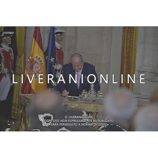 18.06.2014, Royal Palace, Madrid, ESP, Abdankung KË†nig Juan Carlos, Unterzeihnung der Abdankungspapiere, im Bild King Juan Carlos of Spain // during the official abdication ceremony at the Royal Palace in Madrid, Spain on 2014/06/18. EXPA Pictures Â© 2014, PhotoCredit: EXPA/ Alterphotos/ Pool *****ATTENTION - OUT of ESP, SUI***** Â©photoshot/Agenzia Aldo Liverani sas - ITALY ONLY - EDITORIAL USE ONLY