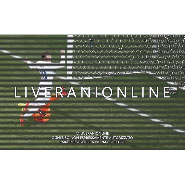 (140619) -- SAO PAULO, June 19, 2014 () -- England\'s Wayne Rooney shoots a goal during a Group D match between Uruguay and England of 2014 FIFA World Cup at the Arena de Sao Paulo Stadium in Sao Paulo, Brazil, June 19, 2014. Uruguay won 2-1 over England on Thursday.(/Liao Yujie)(rh) 2014 FIFA World Cup Brazil Group D match between Uruguay and England at Arena de Sao Paulo on June 19, 2014 in Sao Paulo, Brazil. ©photoshot/Agenzia Aldo Liverani sas - ITALY ONLY - EDITORIAL USE ONLY