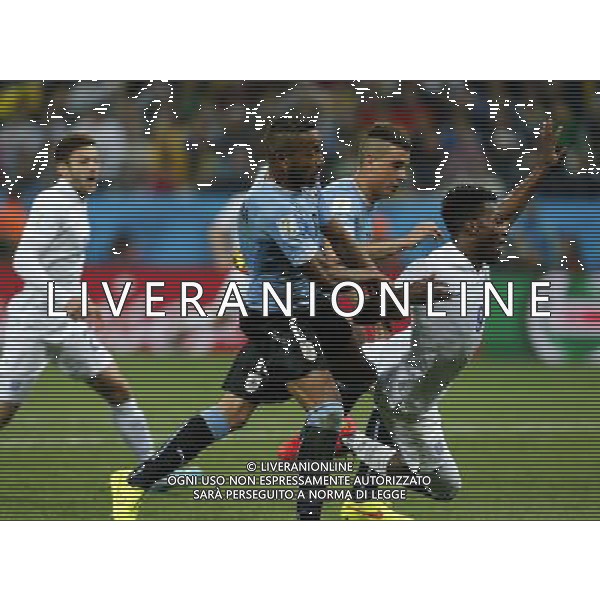 (140619) -- SAO PAULO, June 19, 2014 () -- England\'s Daniel Sturridge (1st R) falls down in a competition with Alvaro Pereira (front) and Jose Gimenez (back) during a Group D match between Uruguay and England of 2014 FIFA World Cup at the Arena de Sao Paulo Stadium in Sao Paulo, Brazil, June 19, 2014.(/Zhou Lei)(xzj) 2014 FIFA World Cup Brazil Group D match between Uruguay and England at Arena de Sao Paulo on June 19, 2014 in Sao Paulo, Brazil. ©photoshot/Agenzia Aldo Liverani sas - ITALY ONLY - EDITORIAL USE ONLY