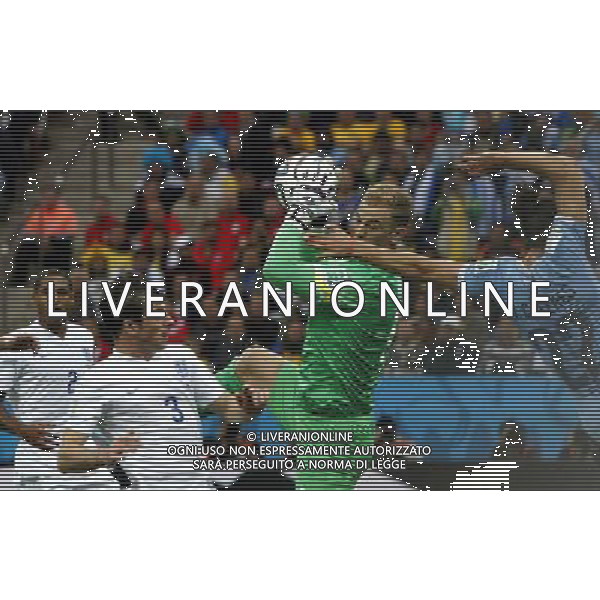 (140619) -- SAO PAULO, June 19, 2014 () -- England\'s goalkeeper Joe Hart (C) blocks a ball during a Group D match between Uruguay and England of 2014 FIFA World Cup at the Arena de Sao Paulo Stadium in Sao Paulo, Brazil, June 19, 2014.(/Zhou Lei)(xzj) 2014 FIFA World Cup Brazil Group D match between Uruguay and England at Arena de Sao Paulo on June 19, 2014 in Sao Paulo, Brazil. ©photoshot/Agenzia Aldo Liverani sas - ITALY ONLY - EDITORIAL USE ONLY