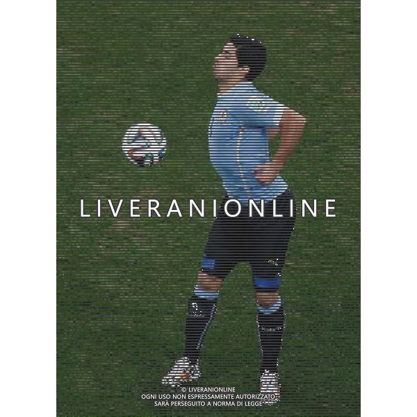 (140619) -- SAO PAULO, June 19, 2014 () -- Uruguay\'s Luis Suarez stops the ball during a Group D match between Uruguay and England of 2014 FIFA World Cup at the Arena de Sao Paulo Stadium in Sao Paulo, Brazil, June 19, 2014.(/Liao Yujie)(rh) 2014 FIFA World Cup Brazil Group D match between Uruguay and England at Arena de Sao Paulo on June 19, 2014 in Sao Paulo, Brazil. ©photoshot/Agenzia Aldo Liverani sas - ITALY ONLY - EDITORIAL USE ONLY
