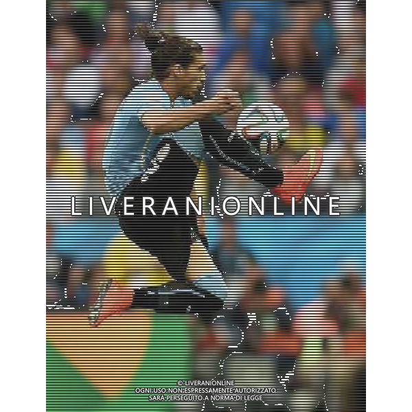 (140619) -- SAO PAULO, June 19, 2014 () -- Uruguay\'s Martin Caceres controls the ball during a Group D match between Uruguay and England of 2014 FIFA World Cup at the Arena de Sao Paulo Stadium in Sao Paulo, Brazil, June 19, 2014.(/Li Ga)(pcy) 2014 FIFA World Cup Brazil Group D match between Uruguay and England at Arena de Sao Paulo on June 19, 2014 in Sao Paulo, Brazil. ©photoshot/Agenzia Aldo Liverani sas - ITALY ONLY - EDITORIAL USE ONLY
