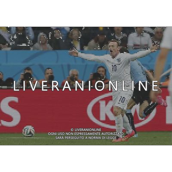 (140619) -- SAO PAULO, June 19, 2014 () -- England\'s Wayne Rooney reacts during a Group D match between Uruguay and England of 2014 FIFA World Cup at the Arena de Sao Paulo Stadium in Sao Paulo, Brazil, June 19, 2014.(/Zhou Lei)(pcy) 2014 FIFA World Cup Brazil Group D match between Uruguay and England at Arena de Sao Paulo on June 19, 2014 in Sao Paulo, Brazil. ©photoshot/Agenzia Aldo Liverani sas - ITALY ONLY - EDITORIAL USE ONLY