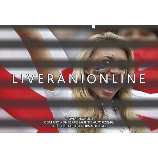 (140619) -- SAO PAULO, June 19, 2014 () -- An England\'s fan cheers before a Group D match between Uruguay and England of 2014 FIFA World Cup at the Arena de Sao Paulo Stadium in Sao Paulo, Brazil, June 19, 2014.(/Zhou Lei)(pcy) 2014 FIFA World Cup Brazil Group D match between Uruguay and England at Arena de Sao Paulo on June 19, 2014 in Sao Paulo, Brazil. ©photoshot/Agenzia Aldo Liverani sas - ITALY ONLY - EDITORIAL USE ONLY