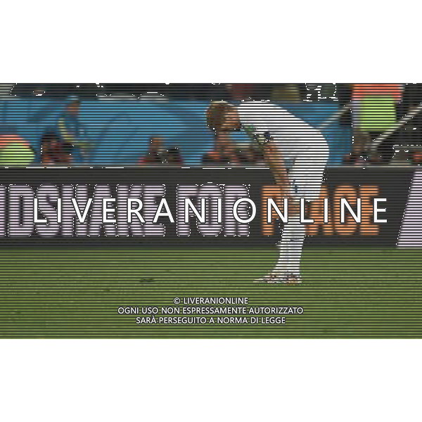 (140619) -- SAO PAULO, June 19, 2014 () -- England\'s Steven Gerrard reacts after a Group D match between Uruguay and England of 2014 FIFA World Cup at the Arena de Sao Paulo Stadium in Sao Paulo, Brazil, June 19, 2014.Uruguay won 2-1 over England on Thursday.(/Li Ga)(pcy) ©photoshot/Agenzia Aldo Liverani sas - ITALY ONLY - EDITORIAL USE ONLY