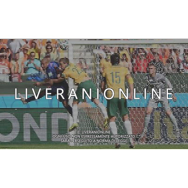 (140618) -- PORTO ALEGRE, June 18, 2014 () -- Netherlands\'s Nigel de Jong (1st L) competes with Alex Wilkinson (2nd L) during a Group B match between Australia and Netherlands of 2014 FIFA World Cup at the Estadio Beira-Rio Stadium in Porto Alegre, Brazil, June 18, 2014.Netherlands won 3-2 over Australia on Wednesday.(/Li Ga)(pcy) ©photoshot/Agenzia Aldo Liverani sas - ITALY ONLY - EDITORIAL USE ONLY