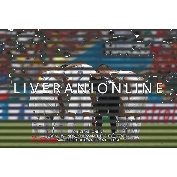(140618) -- RIO DE JANEIRO, June 18, 2014 () -- Chile\'s players prepare for a Group B match between Spain and Chile of 2014 FIFA World Cup at the Estadio do Maracana Stadium in Rio de Janeiro, Brazil, June 18, 2014.Chile won 2-0 over Spain on Wednesday. (/Wang Lili)(rh) ©photoshot/Agenzia Aldo Liverani sas - ITALY ONLY - EDITORIAL USE ONLY