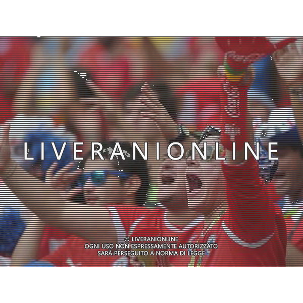 (140618) -- RIO DE JANEIRO, June 18, 2014 () -- Chile\'s fans cheer for their team before a Group B match between Spain and Chile of 2014 FIFA World Cup at the Estadio do Maracana Stadium in Rio de Janeiro, Brazil, June 18, 2014. Chile won 2-0 over Spain on Wednesday.(/Xu Zijian)(pcy) ©photoshot/Agenzia Aldo Liverani sas - ITALY ONLY - EDITORIAL USE ONLY