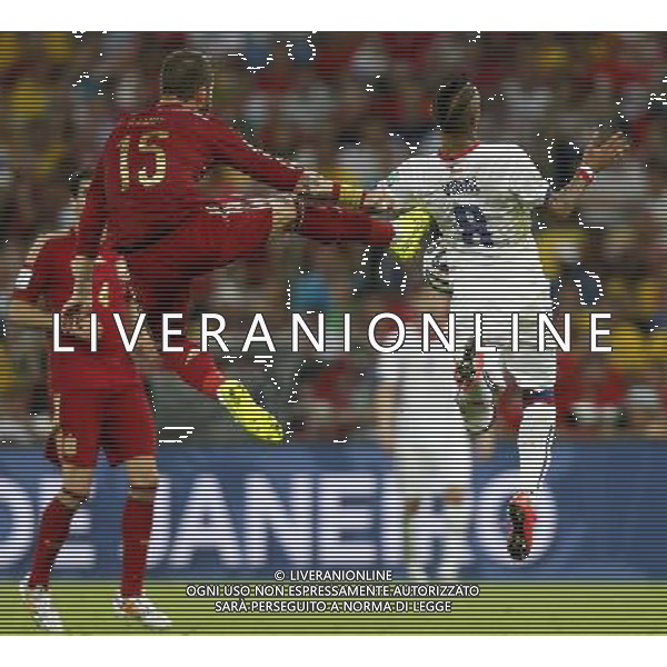 (140618) -- RIO DE JANEIRO, June 18, 2014 () -- Spain\'s Sergio Ramos (L) competes with Chile\'s Arturo Vidal during a Group B match between Spain and Chile of 2014 FIFA World Cup at the Estadio do Maracana Stadium in Rio de Janeiro, Brazil, June 18, 2014. Chile won 2-0 over Spain on Wednesday.(/Wang Lili)(pcy) ©photoshot/Agenzia Aldo Liverani sas - ITALY ONLY - EDITORIAL USE ONLY