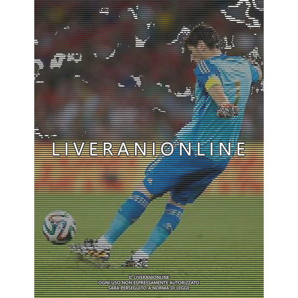 (140618) -- RIO DE JANEIRO, June 18, 2014 () -- Spain\'s goalkeeper Iker Casillas kicks the ball during a Group B match between Spain and Chile of 2014 FIFA World Cup at the Estadio do Maracana Stadium in Rio de Janeiro, Brazil, June 18, 2014. Chile won 2-0 over Spain on Wednesday.(/Wang Lili)(pcy) ©photoshot/Agenzia Aldo Liverani sas - ITALY ONLY - EDITORIAL USE ONLY