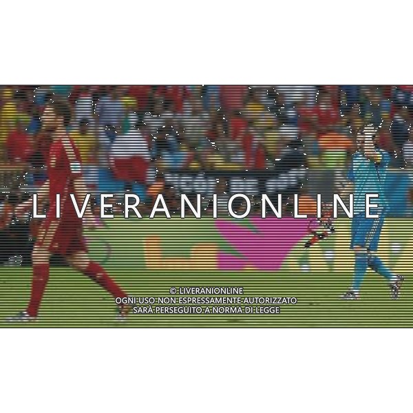 (140618) -- RIO DE JANEIRO, June 18, 2014 () -- Spain\'s goalkeeper Iker Casillas (R) reacts after a Group B match between Spain and Chile of 2014 FIFA World Cup at the Estadio do Maracana Stadium in Rio de Janeiro, Brazil, June 18, 2014. Chile won 2-0 over Spain on Wednesday.(/Wang Lili)(pcy) ©photoshot/Agenzia Aldo Liverani sas - ITALY ONLY - EDITORIAL USE ONLY