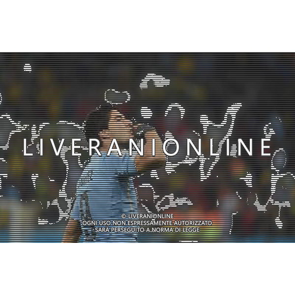 (140619) -- SAO PAULO, June 19, 2014 () -- Uruguay\'s Luis Suarez applauds the audience after a Group D match between Uruguay and England of 2014 FIFA World Cup at the Arena de Sao Paulo Stadium in Sao Paulo, Brazil, June 19, 2014.Uruguay won 2-1 over England on Thursday.(/Li Ga)(pcy) ©photoshot/Agenzia Aldo Liverani sas - ITALY ONLY - EDITORIAL USE ONLY - URUGUAY vs Inghilterra partita del Gruppo D Coppa del mondo FIFA 2014 allo Stadio Arena di Sao Paulo, in Brasile, il 19 giugno 2014.Uruguay ha vinto 2-1