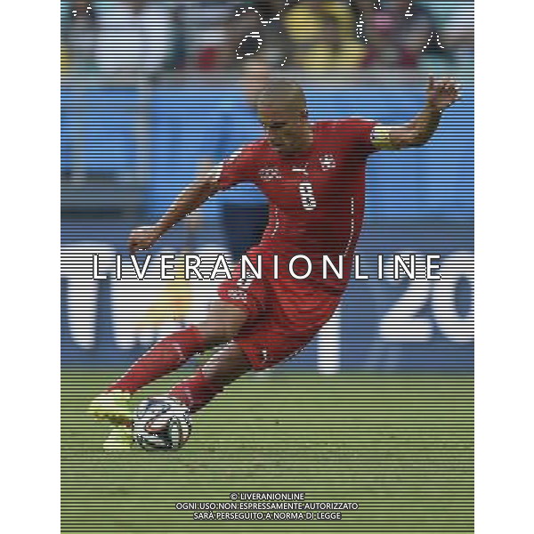 (140620) -- SALVADOR, June 20, 2014 () -- Switzerland\'s Gokhan Inler controls the ball during a Group E match between Switzerland and France of 2014 FIFA World Cup at the Arena Fonte Nova Stadium in Salvador, Brazil, on June 20, 2014.(/Yang Lei)(rh) AG ALDO LIVERANI SAS ONLY ITALY