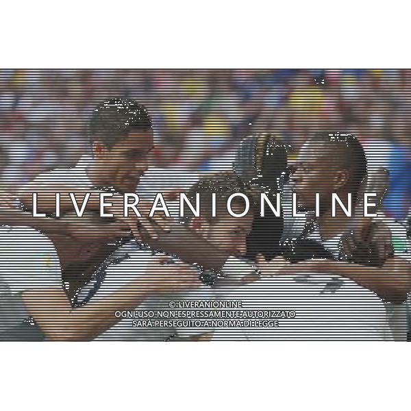 (140620) -- SALVADOR, June 20, 2014 () -- France\'s players celebrate for Mathieu Valbuena\'s goal during a Group E match between Switzerland and France of 2014 FIFA World Cup at the Arena Fonte Nova Stadium in Salvador, Brazil, on June 20, 2014.(/Cao Can)(pcy) AG ALDO LIVERANI SAS ONLY ITALY