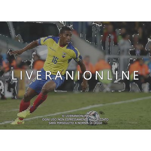 (140620) -- CURITIBA, June 20, 2014 () -- Antonio Valencia of Ecuador controls the ball during a Group E match between Honduras and Ecuador of 2014 FIFA World Cup at the Arena da Baixada Stadium in Curitiba, Brazil, June 20, 2014. Ecuador beat Honduras 2-1. (/Liao Yujie)(zc) AG ALDO LIVERANI SAS ONLY ITALY
