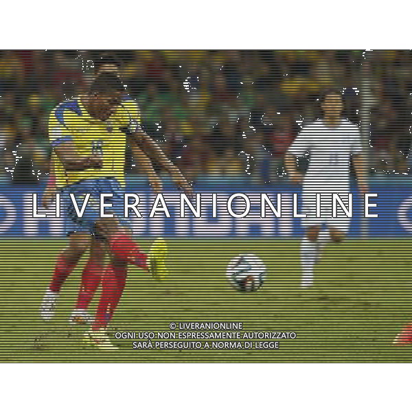 (140620) -- CURITIBA, June 20, 2014 () -- Antonio Valencia of Ecuador shoots during a Group E match between Honduras and Ecuador of 2014 FIFA World Cup at the Arena da Baixada Stadium in Curitiba, Brazil, June 20, 2014. Ecuador beat Honduras 2-1. (/Liao Yujie)(zc) AG ALDO LIVERANI SAS ONLY ITALY