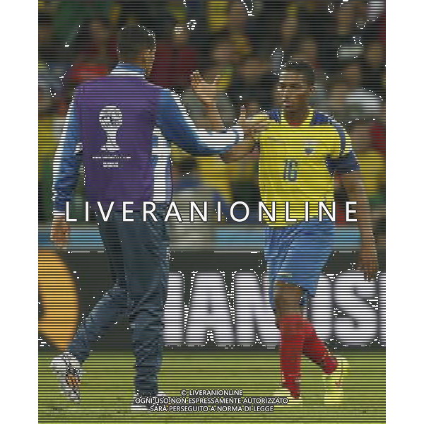 (140620) -- CURITIBA, June 20, 2014 () -- Antonio Valencia (R) of Ecuador greets a player of Honduras after a Group E match between Honduras and Ecuador of 2014 FIFA World Cup at the Arena da Baixada Stadium in Curitiba, Brazil, June 20, 2014. Ecuador beat Honduras 2-1. (/Liao Yujie)(zc) AG ALDO LIVERANI SAS ONLY ITALY