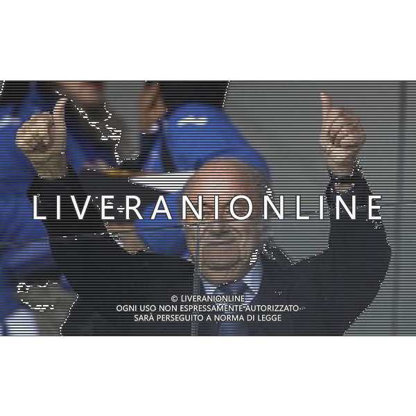 (140620) -- CURITIBA, June 20, 2014 () -- FIFA President Sepp Blatter thumbs up on the auditorium during a Group E match between Honduras and Ecuador of 2014 FIFA World Cup at the Arena da Baixada Stadium in Curitiba, Brazil, June 20, 2014. (/Zhou Lei)(zc) AG ALDO LIVERANI SAS ONLY ITALY