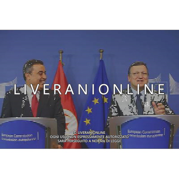 (140620) -- BRUSSELS, June 20, 2014 () -- President of the European Commission Jose Manuel Barroso (R) and Tunisia\'s prime minister Mehdi Jomaa take part in a press conference after their meeting in Brussels, Belgium, June 20, 2014. (/Gong Bing) (zjy) AG ALDO LIVERANI SAS ONLY ITALY