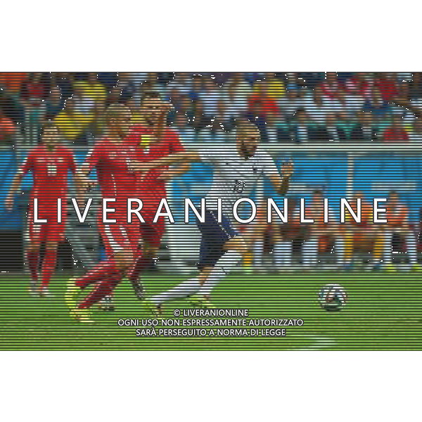 Karim BENZEMA / Gokhan INLER - 20.06.2014 - Suisse / France - Coupe du Monde 2014 -Salvador Photo : Dave Winter / Icon Sport