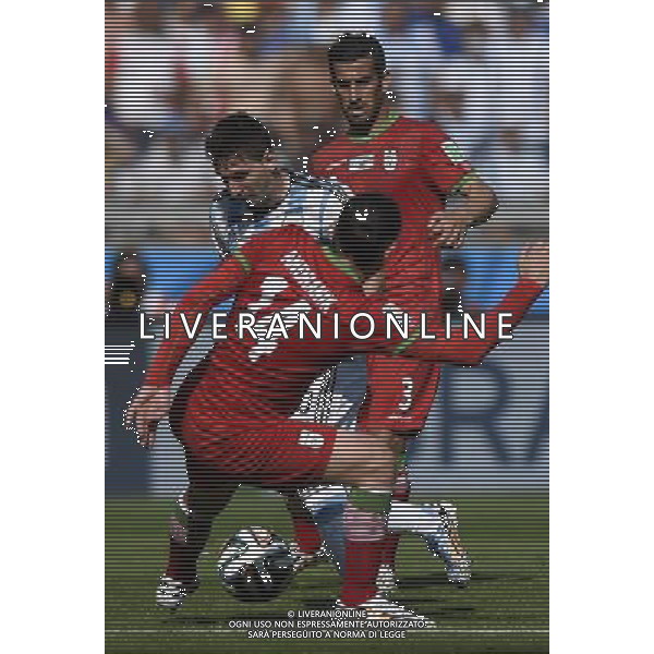 (140621) -- BELO HORIZONTE, June 21, 2014 () -- Lionel Messi (C) of Argentina breaks through during a Group F match between Argentina and Iran of 2014 FIFA World Cup at the Estadio Mineirao Stadium in Belo Horizonte, Brazil, June 21, 2014. Argentina won 1-0. (/Qi Heng)(wll) ©PHOTOSHOT/AGENZIA ALDO LIVERANI SAS - ITALY ONLY - EDITORIAL USE ONLY - ARGENTINA Vs IRAN partita del gruppo di F Coppa del mondo FIFA 2014 Mineirao stadio Estadio a Belo Horizonte, in Brasile, 21 giugno 2014