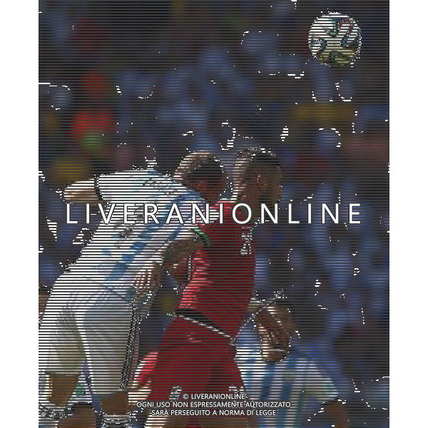 (140621) -- BELO HORIZONTE, June 21, 2014 () -- Pablo Zabaleta (L) of Argentina fights for the header with Ashkan Dejagah of Iran during a Group F match between Argentina and Iran of 2014 FIFA World Cup at the Estadio Mineirao Stadium in Belo Horizonte, Brazil, June 21, 2014. (/Liu Bin)(zc) (SP)BRAZIL-BELO HORIZONTE-WORLD CUP 2014-GROUP F-ARGENTINA VS IRAN PUBLICATIONxNOTxINxCHN Belo Horizons June 21 2014 Pablo Zabaleta l of Argentina Fights for The Header with Ashkan Dejagah of Iran during A Group F Match between Argentina and Iran of 2014 FIFA World Cup AT The Estadio Mineirao Stage in Belo Horizons Brazil June 21 2014 Liu am ZC SP Brazil Belo Horizons World Cup 2014 Group F Argentina vs Iran PUBLICATIONxNOTxINxCHN ©PHOTOSHOT/AGENZIA ALDO LIVERANI SAS - ITALY ONLY - EDITORIAL USE ONLY - ARGENTINA Vs IRAN partita del gruppo di F Coppa del mondo FIFA 2014 Mineirao stadio Estadio a Belo Horizonte, in Brasile, 21 giugno 2014