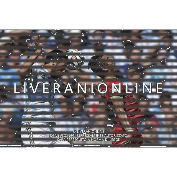 (140621) -- BELO HORIZONTE, June 21, 2014 () -- Ezequiel Garay (L) of Argentina vies with Reza Ghoochannejad of Iran during a Group F match between Argentina and Iran of 2014 FIFA World Cup at the Estadio Mineirao Stadium in Belo Horizonte, Brazil, June 21, 2014. (/Qi Heng)(wll) (SP)BRAZIL-BELO HORIZONTE-WORLD CUP 2014-GROUP F-ARGENTINA VS IRAN PUBLICATIONxNOTxINxCHN Belo Horizons June 21 2014 Ezequiel Garay l of Argentina vies with Reza of Iran during A Group F Match between Argentina and Iran of 2014 FIFA World Cup AT The Estadio Mineirao Stage in Belo Horizons Brazil June 21 2014 Qi Heng SP Brazil Belo Horizons World Cup 2014 Group F Argentina vs Iran PUBLICATIONxNOTxINxCHN ©PHOTOSHOT/AGENZIA ALDO LIVERANI SAS - ITALY ONLY - EDITORIAL USE ONLY - ARGENTINA Vs IRAN partita del gruppo di F Coppa del mondo FIFA 2014 Mineirao stadio Estadio a Belo Horizonte, in Brasile, 21 giugno 2014