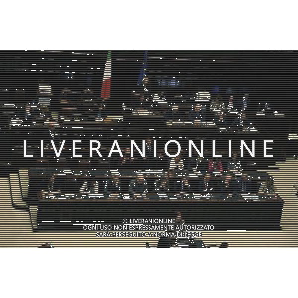 Roma - 24/06/2014 - Montecitorio - Comunicazioni del Presidente del Consiglio dei ministri in vista del Consiglio europeo del 26 e 27 giugno e sulle linee programmatiche del semestre di presidenza italiana del Consiglio dell\'Unione europea - nella foto: Matteo renzi durante il discorso in aula / Ph. Fabrizio Corradetti - Ag. Aldo Liverani sas
