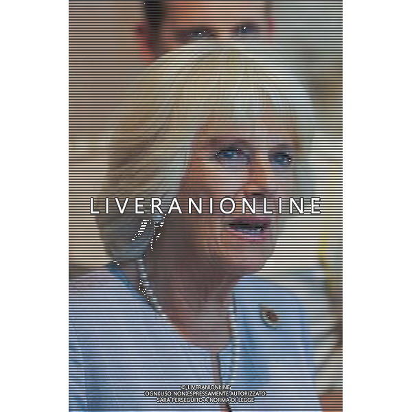 London, UK, 24/06/2014 : THE DUCHESS OF CORNWALL VISITS THE \'VOICES FROM THE DESERT\' EXHIBITION. The Duchess of Cornwall, Patron, Desert Rats Association, visits \'Voices from the Desert\', a Desert Rats exhibition by the artist Anna Redwood. . Picture by Julie Edwards ©PHOTOSHOT/Agenzia Aldo Liverani sas - ITALY ONLY - EDITORIAL USE ONLY - REALI INGLESI: Camilla duchessa di Cornovaglia in visita alla mostra \'Voci dal deserto\' dell\'artista Anna Redwood
