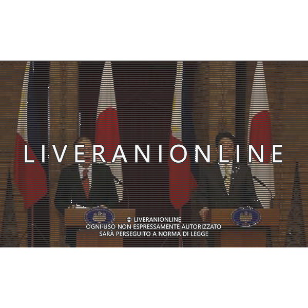 (140624) -- TOKYO, June 24, 2014 () -- Japan\'s Prime Minister Shinzo Abe (R) and visiting Philippines President Benigno Aquino III attend a press conference at the prime minister\'s official residence in Tokyo, capital of Japan, on June 24, 2014. () (zjl) ©PHOTOSHOT/Agenzia Aldo Liverani sas - ITALY ONLY - EDITORIAL USE ONLY