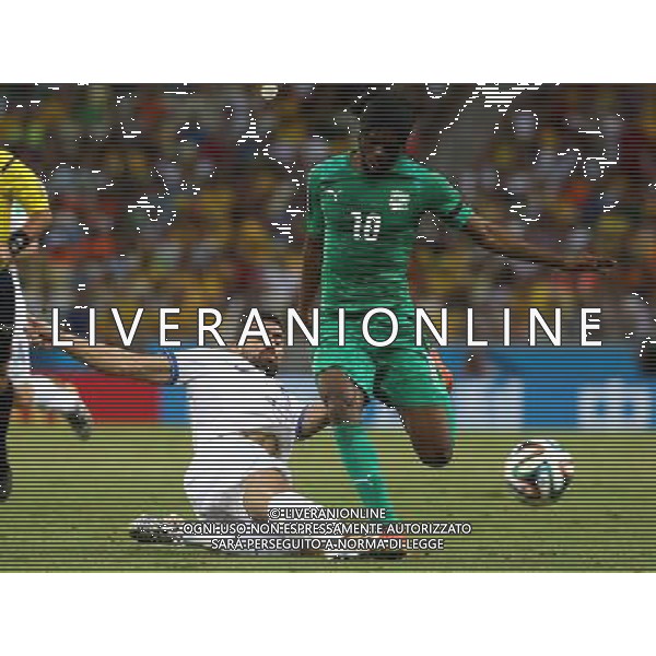 (140624) -- FORTALEZA, June 24, 2014 () -- Cote d\'Ivoire\'s Gervinho (R) breaks through during a Group C match between Greece and Cote d\'Ivoire of 2014 FIFA World Cup at the Estadio Castelao Stadium in Fortaleza, Brazil, June 24, 2014. (/Cao Can)(xzj) AG ALDO LIVERANI SAS ONLY ITALY