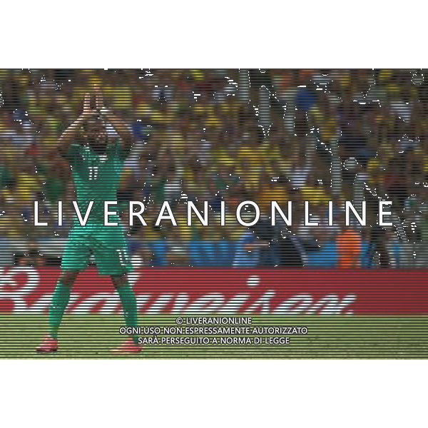 (140624) -- FORTALEZA, June 24, 2014 () -- Cote d\'Ivoire\'s Didier Drogba appreciates the spectators as being replaced during a Group C match between Greece and Cote d\'Ivoire of 2014 FIFA World Cup at the Estadio Castelao Stadium in Fortaleza, Brazil, June 24, 2014. (/Cao Can)(xzj) AG ALDO LIVERANI SAS ONLY ITALY