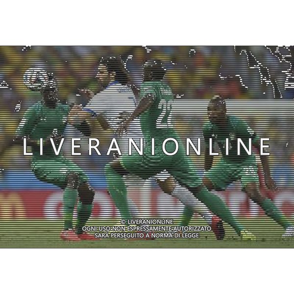 (140624) -- FORTALEZA, June 24, 2014 () -- Greece\'s Giorgios Samaras (2nd L) breaks through during a Group C match between Greece and Cote d\'Ivoire of 2014 FIFA World Cup at the Estadio Castelao Stadium in Fortaleza, Brazil, June 24, 2014. (/Yang Lei)(xzj) AG ALDO LIVERANI SAS ONLY ITALY