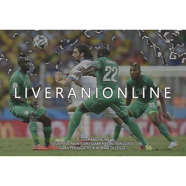 (140624) -- FORTALEZA, June 24, 2014 () -- Greece\'s Giorgios Samaras (2nd L) breaks through during a Group C match between Greece and Cote d\'Ivoire of 2014 FIFA World Cup at the Estadio Castelao Stadium in Fortaleza, Brazil, June 24, 2014. (/Yang Lei)(xzj) AG ALDO LIVERANI SAS ONLY ITALY