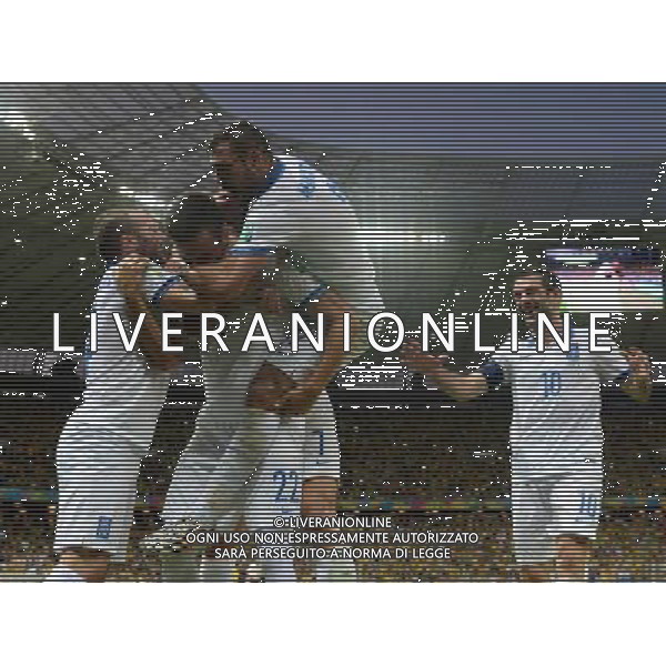 (140624) -- FORTALEZA, June 24, 2014 () -- Greece\'s Andreas Samaris (C, front) celebrates with his teammates for a goal during a Group C match between Greece and Cote d\'Ivoire of 2014 FIFA World Cup at the Estadio Castelao Stadium in Fortaleza, Brazil, June 24, 2014. (/Yang Lei)(xzj) AG ALDO LIVERANI SAS ONLY ITALY