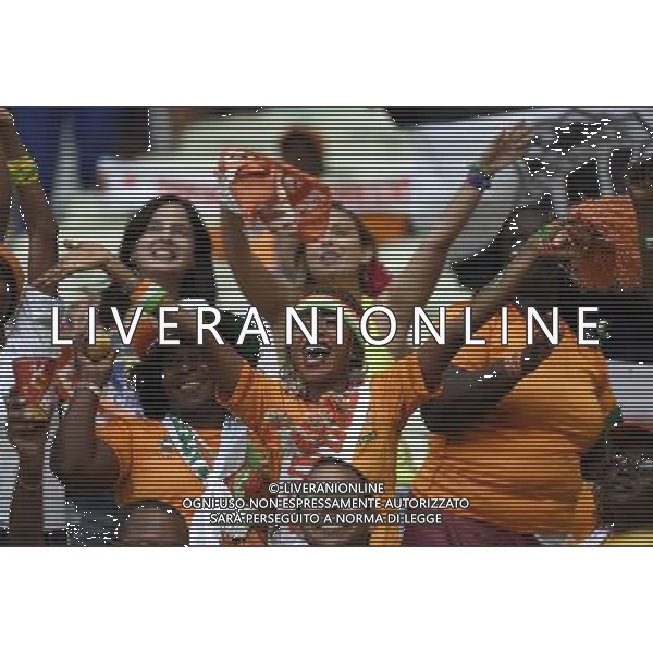 (140624) -- FORTALEZA, June 24, 2014 () -- Cote d\'Ivoire\'s fans cheer prior to a Group C match between Greece and Cote d\'Ivoire of 2014 FIFA World Cup at the Estadio Castelao Stadium in Fortaleza, Brazil, June 24, 2014. (/Yang Lei)(xzj) AG ALDO LIVERANI SAS ONLY ITALY