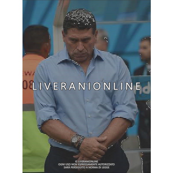(140625) -- MANAUS, June 25, 2014 () -- Honduras\' coach Luis Fernando Suarez is seen before a Group E match between Honduras and Switzerland of 2014 FIFA World Cup at the Arena Amazonia Stadium in Manaus, Brazil, on June 25, 2014.(/Liu Dawei)(pcy) AG ALDO LIVERANI SAS ONLY ITALY
