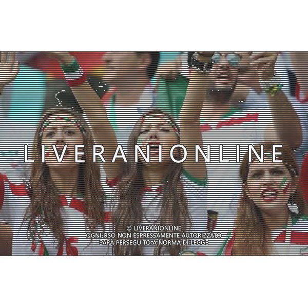 (140625) -- SALVADOR, June 25, 2014 () -- Iran\'s fans pose before a Group F match between Bosnia And Herzegovina and Iran of 2014 FIFA World Cup at the Arena Fonte Nova Stadium in Salvador, Brazil, June 24, 2014. (/Cao Can) AG ALDO LIVERANI SAS ONLY ITALY