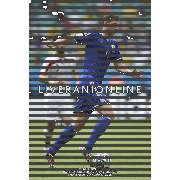 (140625) -- SALVADOR, June 25, 2014 () -- Bosnia And Herzegovina\'s Edin Dzeko runs with the ball during a Group F match between Bosnia And Herzegovina and Iran of 2014 FIFA World Cup at the Arena Fonte Nova Stadium in Salvador, Brazil, June 24, 2014. (/Yang Lei) AG ALDO LIVERANI SAS ONLY ITALY